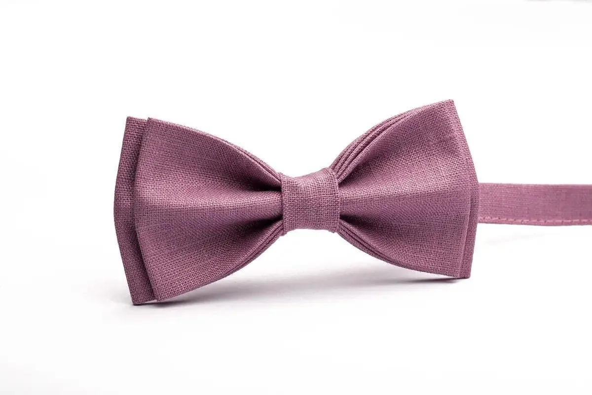 Classic Purple Bow Tie for Men - Timeless Accessory for Formal Wear