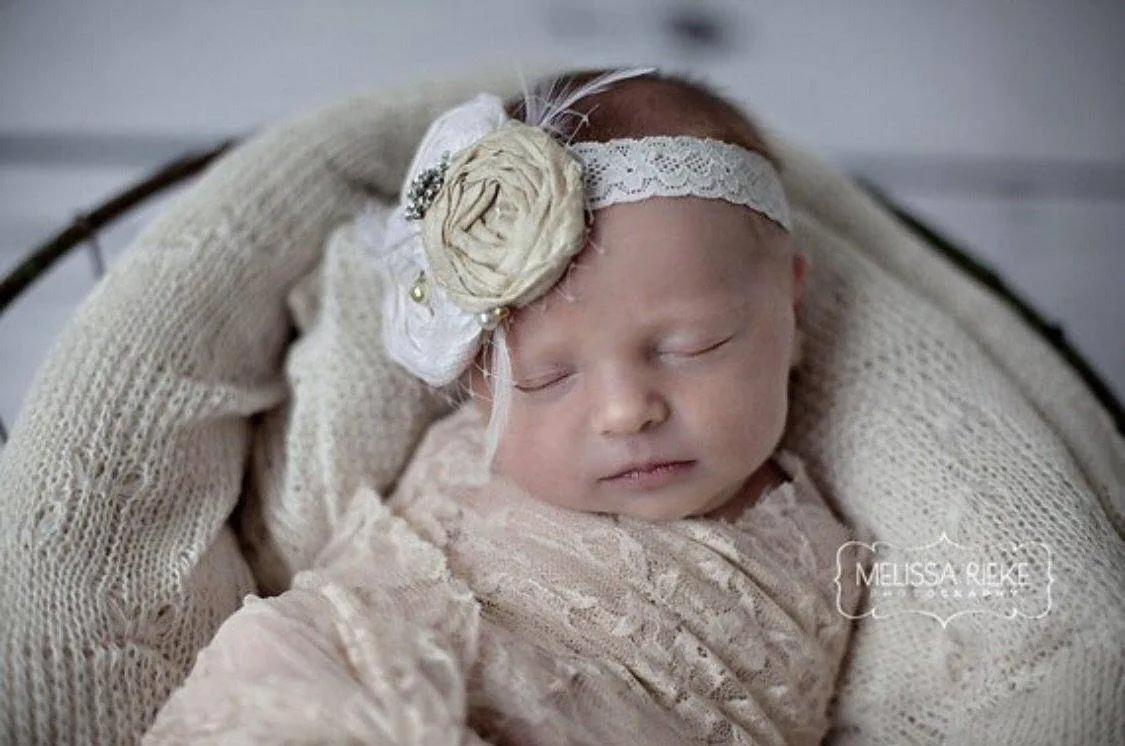 Stretch Lace Baby Wrap in Linen